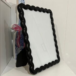Room Essentials Black Wavy Edge Picture Frame